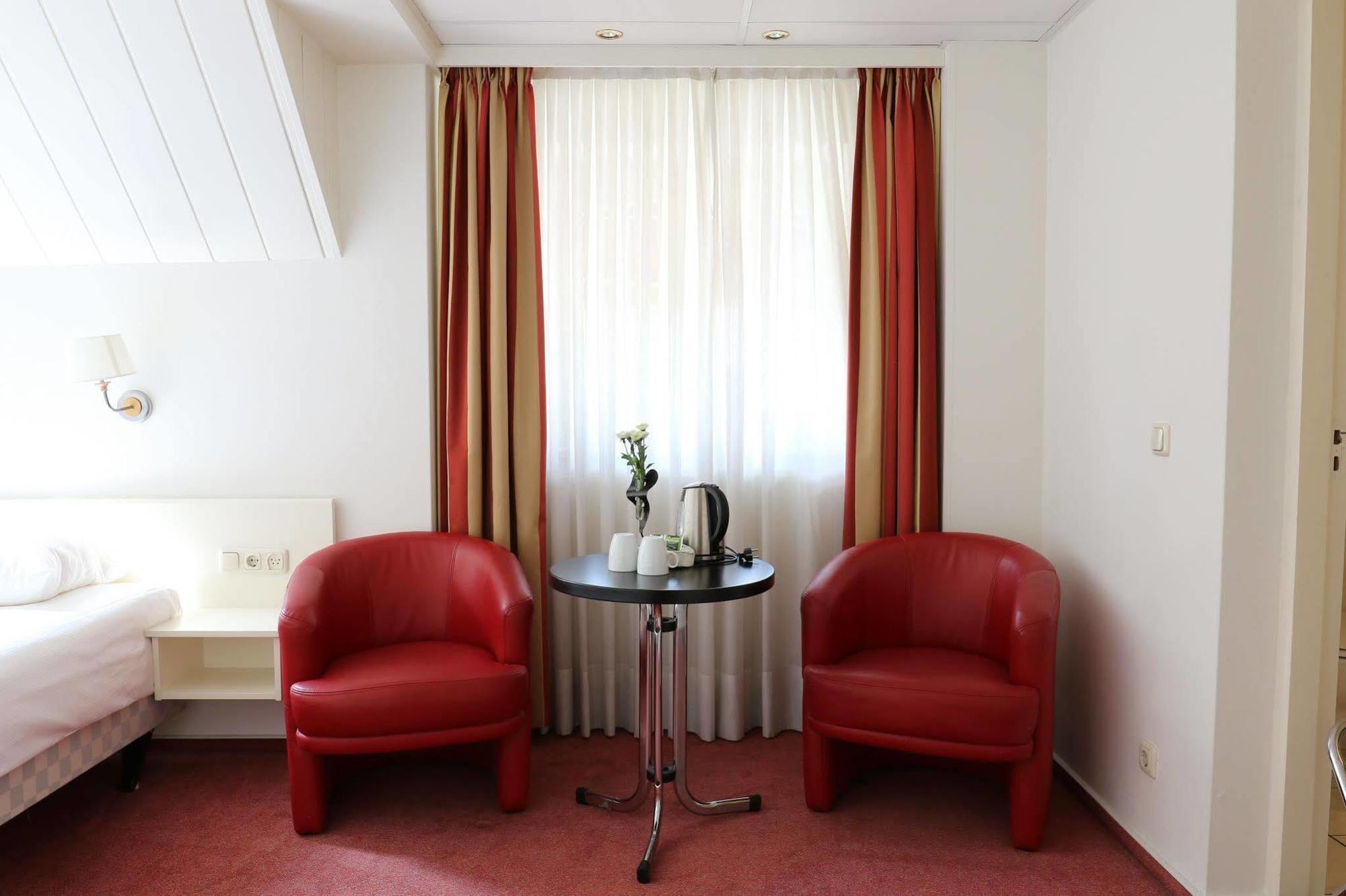 Js Hotel Епен Екстер'єр фото