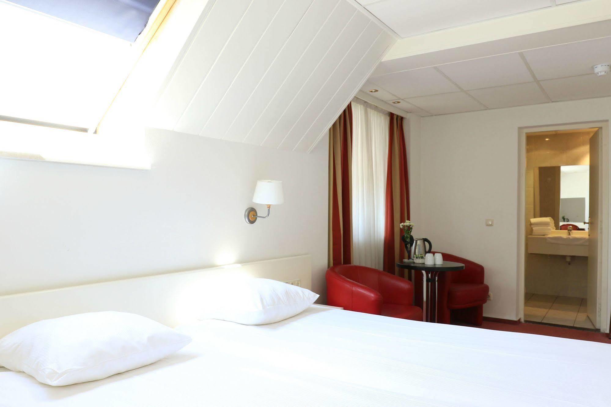 Js Hotel Епен Екстер'єр фото